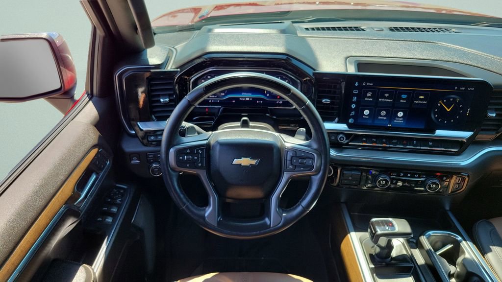 Certified 2024 Chevrolet Silverado 1500 High Country w/ Technology Package AWD/4WD image 15