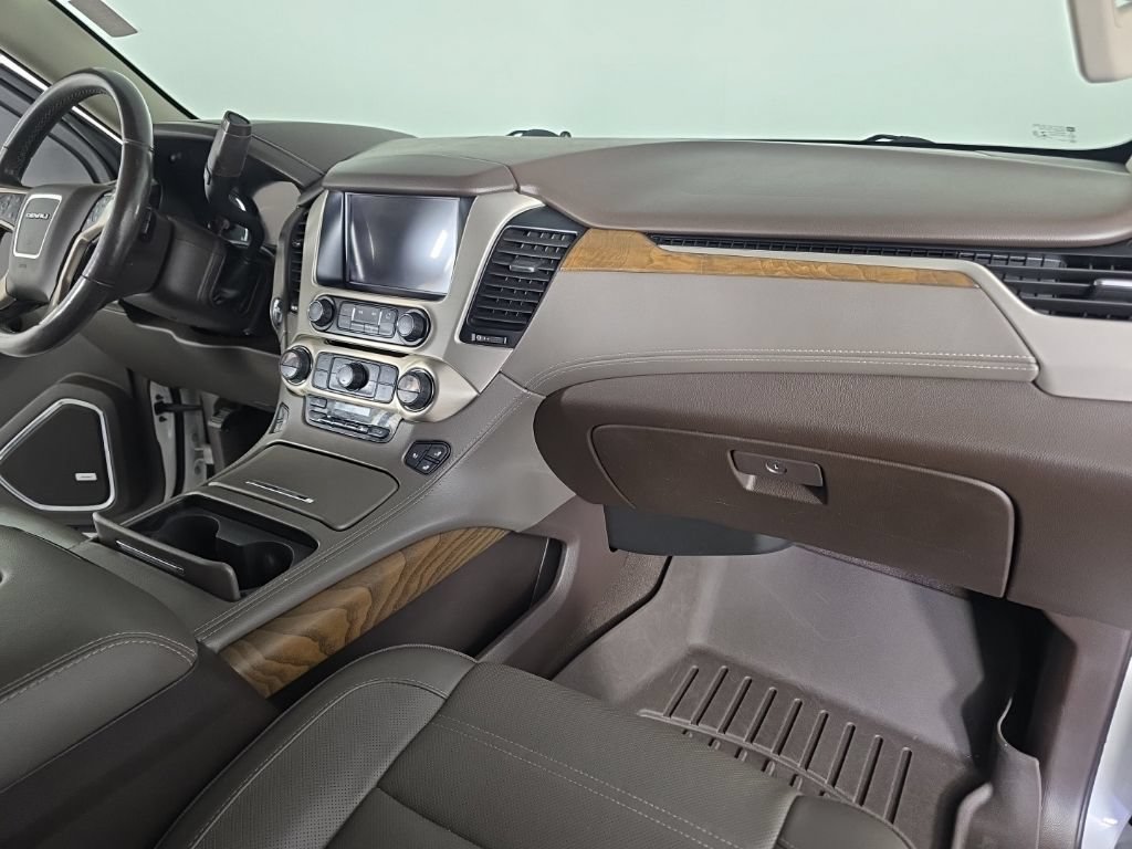 Used 2020 GMC Yukon Denali w/ Denali Premium Package AWD/4WD image 43