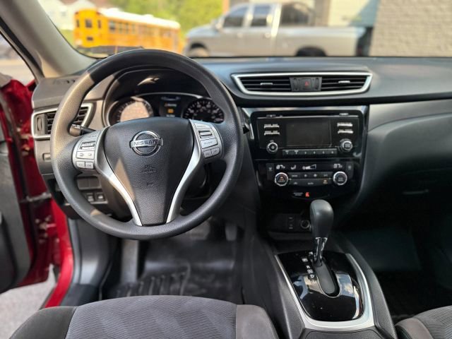 Used 2015 Nissan Rogue SV image 21