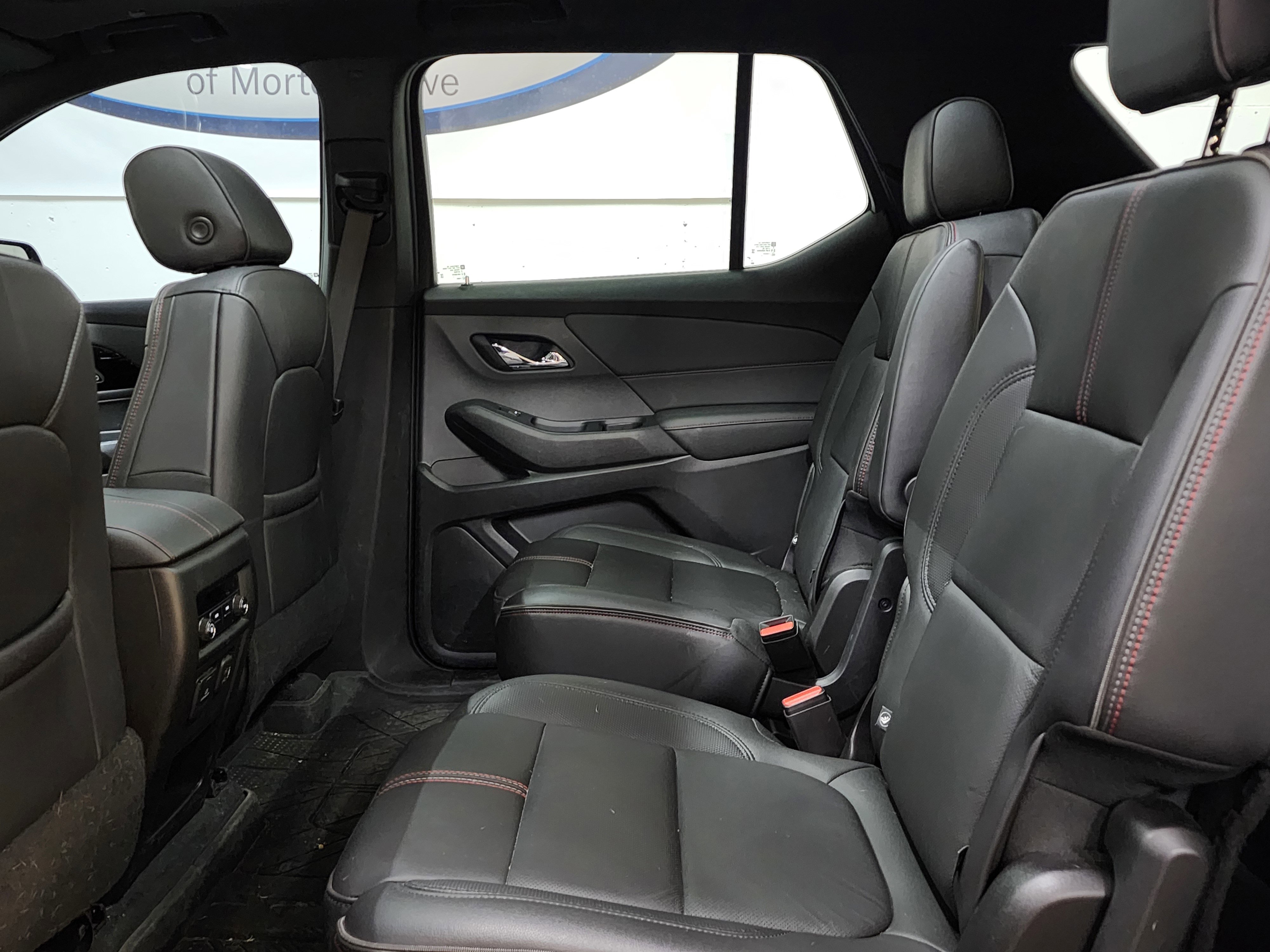Used 2022 Chevrolet Traverse RS image 17