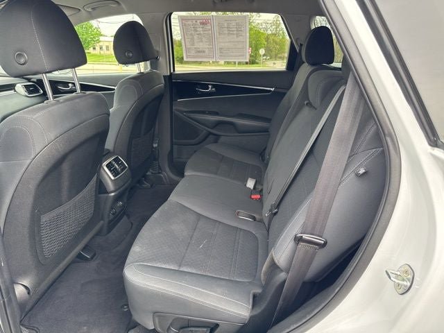 Used 2020 Kia Sorento LX AWD/4WD image 18