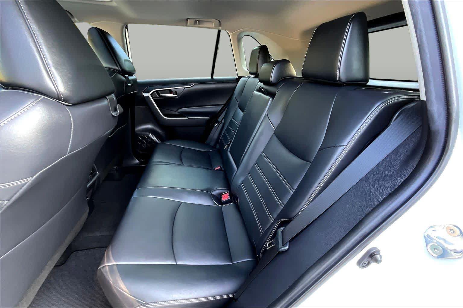 Used 2022 Toyota RAV4 XLE Premium FWD image 20
