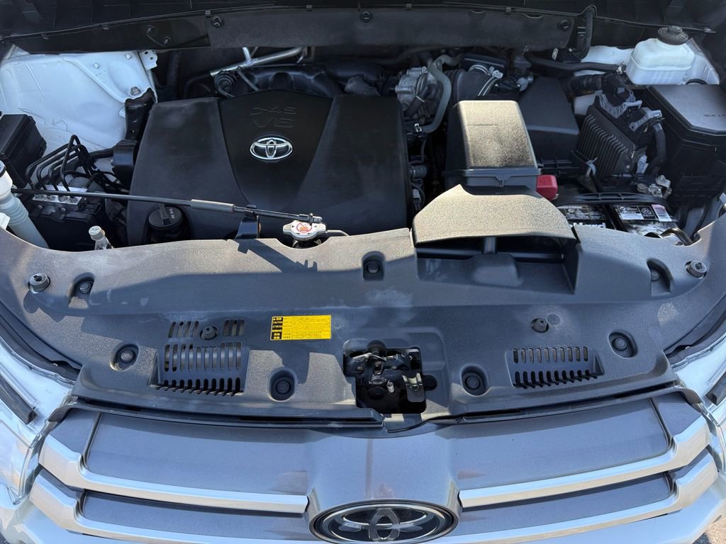 Used 2019 Toyota Highlander XLE AWD/4WD image 13