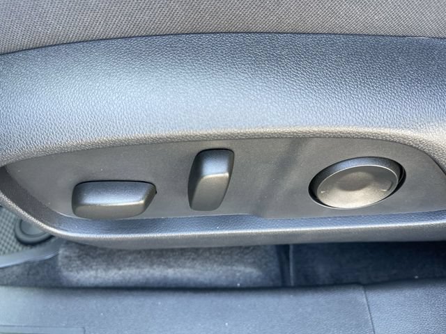New 2027 Chevrolet Equinox LT w/ Convenience Package II FWD image 12
