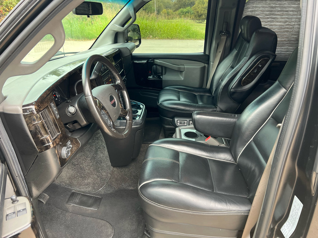 Used 2018 GMC Savana 3500 image 28