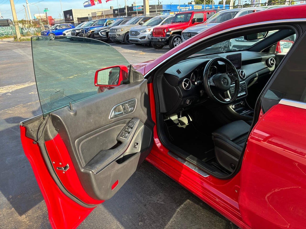 Used 2019 Mercedes-Benz CLA 250 image 7