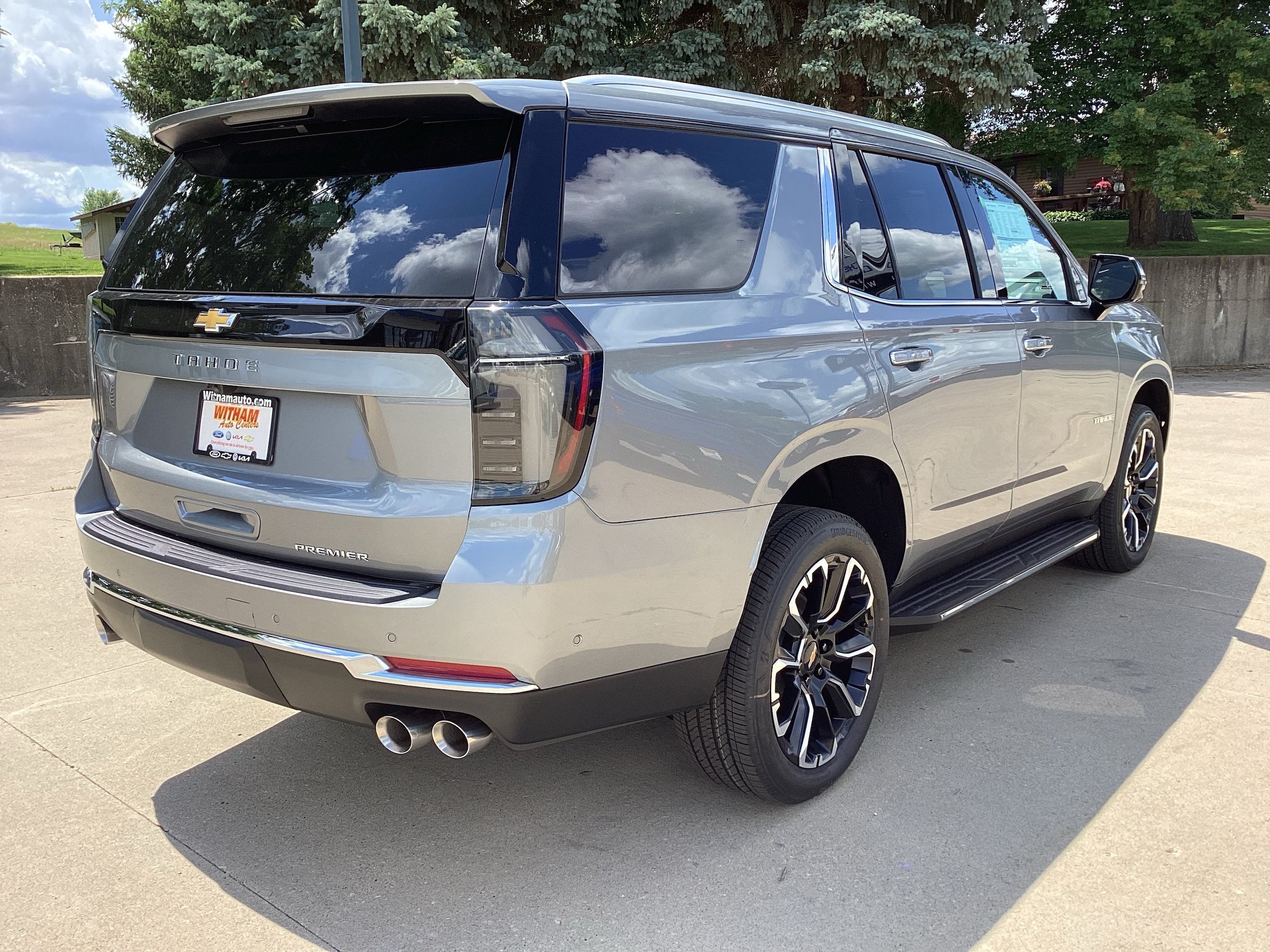 New 2026 Chevrolet Tahoe Premier w/ Sun And Tow Package AWD/4WD image 3