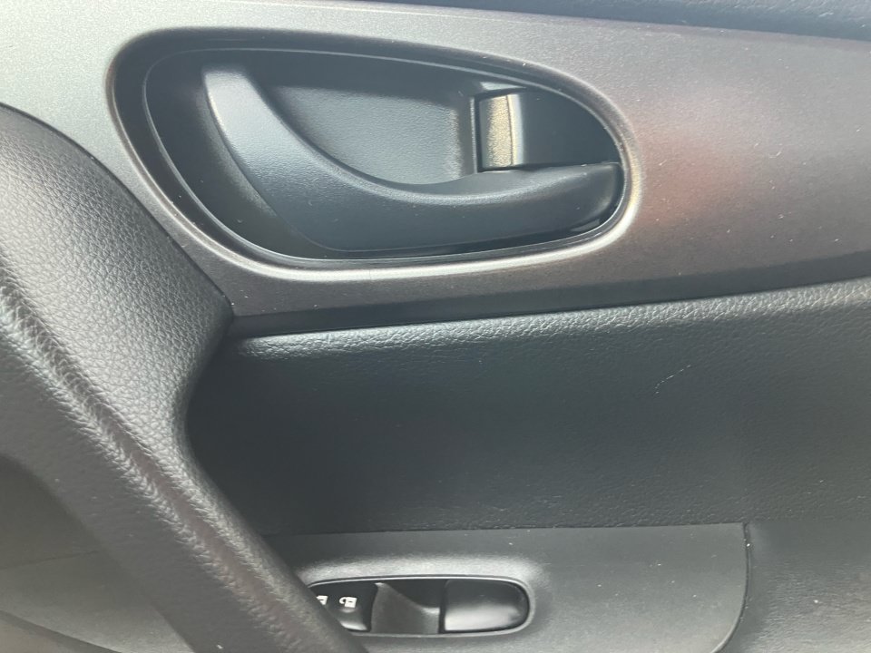 Used 2019 Nissan Rogue Sport S AWD/4WD image 35