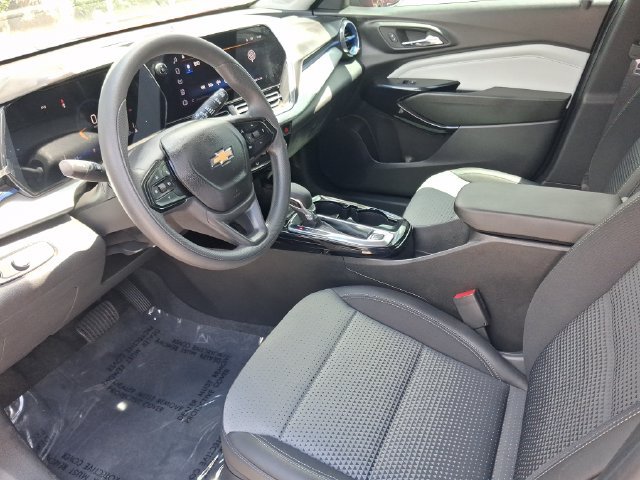 Used 2026 Chevrolet Trax LT FWD image 11
