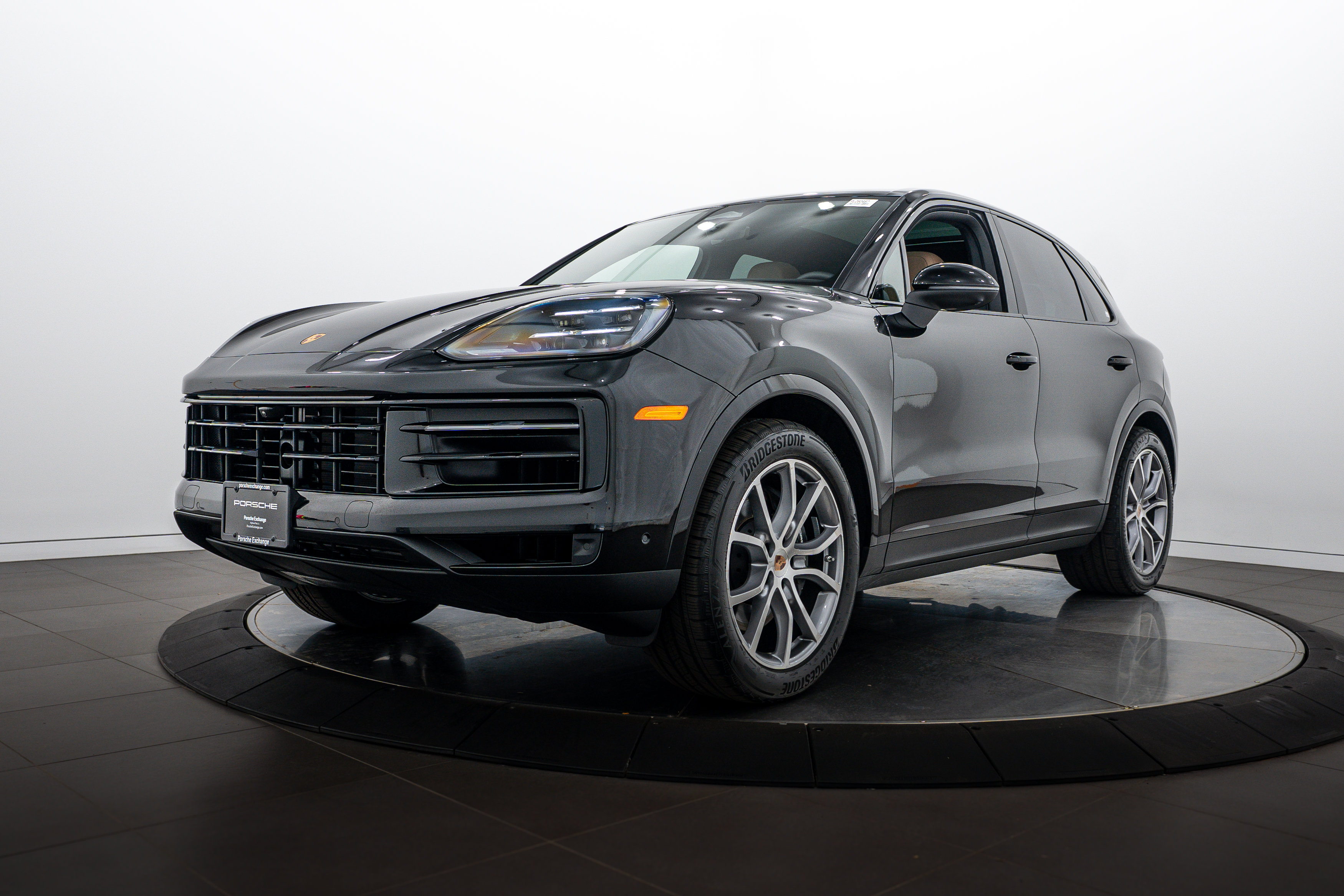 Certified 2026 Porsche Cayenne AWD/4WD image 1