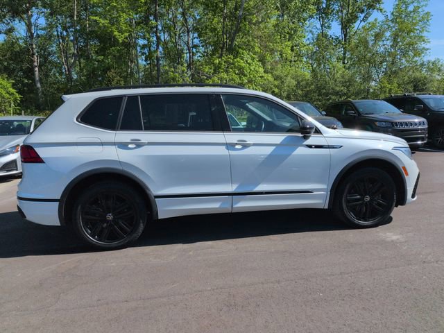 Used 2022 Volkswagen Tiguan SE R-Line AWD/4WD image 4