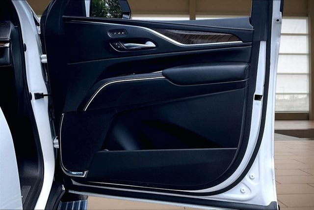 Used 2023 Cadillac Escalade ESV Sport Platinum w/ LPO, ONYX Package AWD/4WD image 23