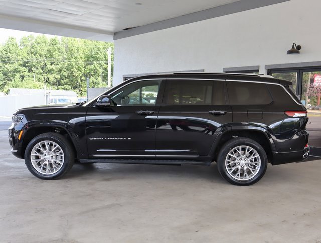 Used 2021 Jeep Grand Cherokee L Summit w/ Luxury Tech Group V image 2