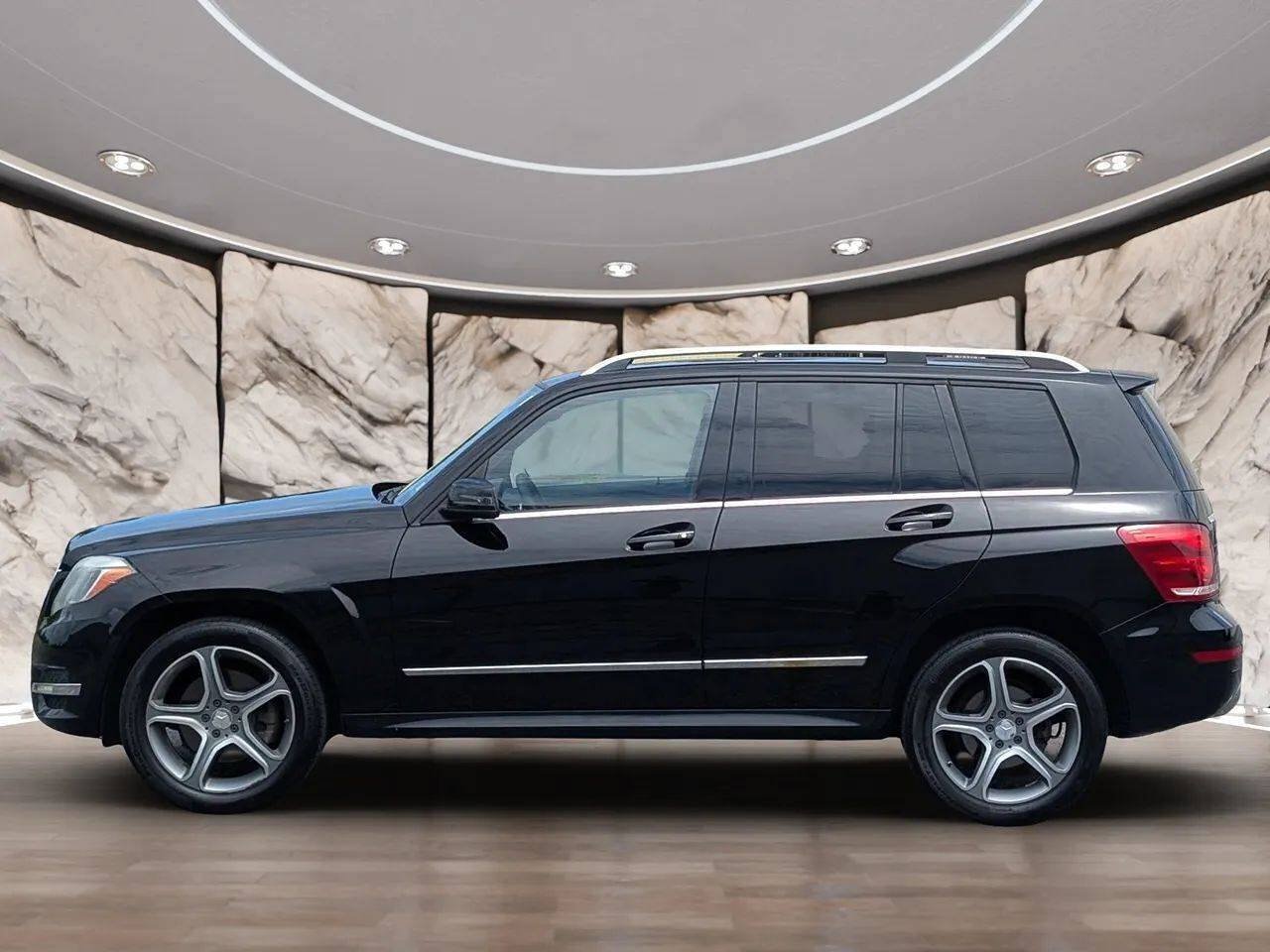 Used 2014 Mercedes-Benz GLK 250 BlueTEC 4MATIC image 4