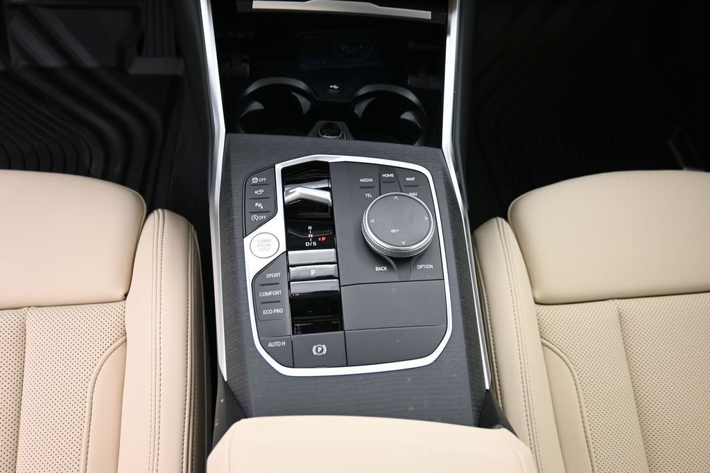 New 2026 BMW 330i xDrive Sedan w/ Premium Package AWD/4WD image 15
