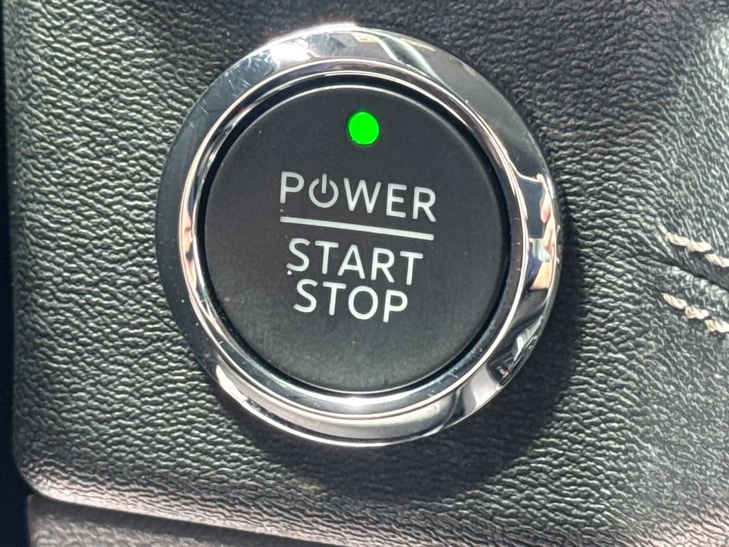 Used 2025 Ford F150 Lightning Flash AWD/4WD image 39