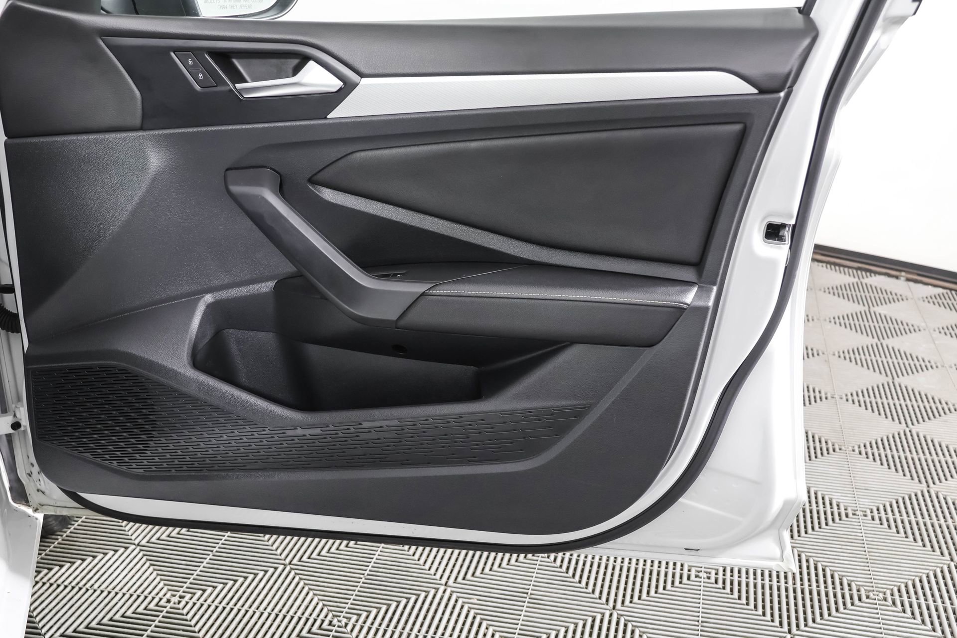 Used 2023 Volkswagen Jetta Sport image 45