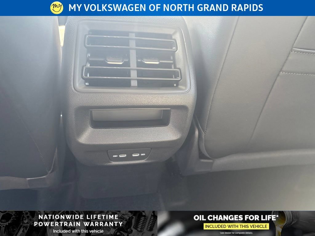 New 2026 Volkswagen Tiguan SE AWD/4WD image 17