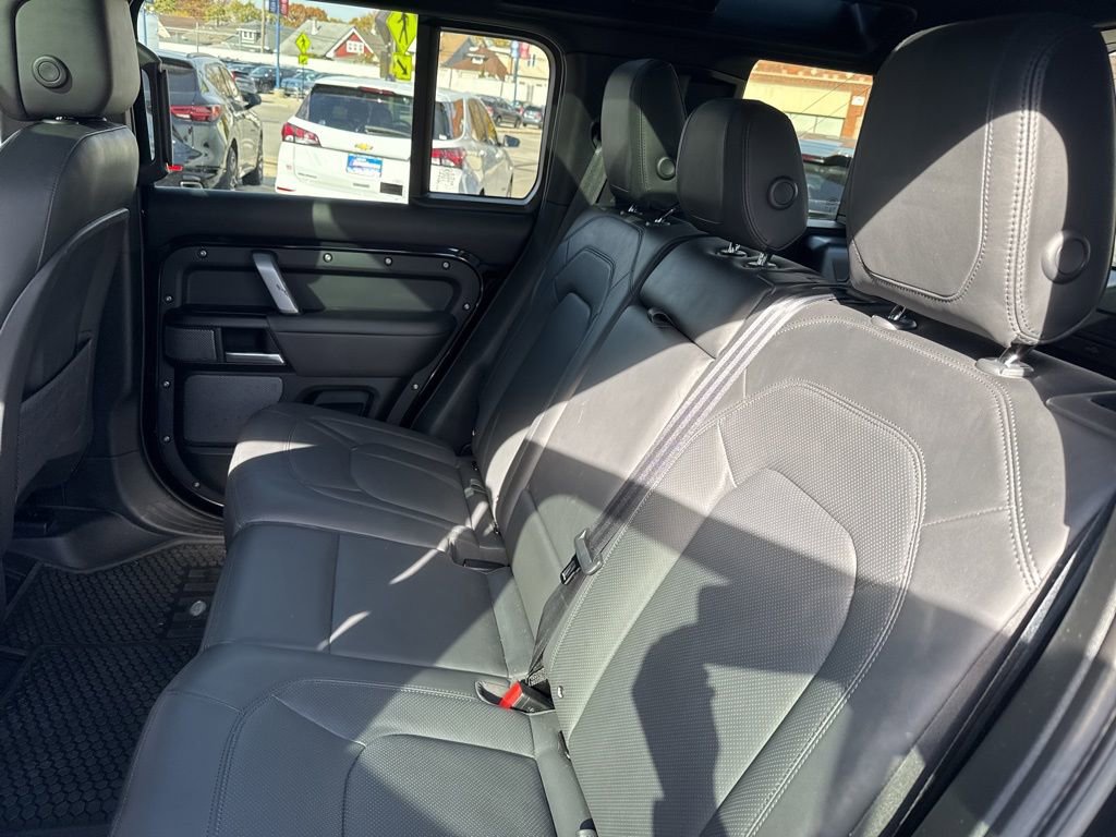 Used 2023 Land Rover Defender 110 V8 image 16