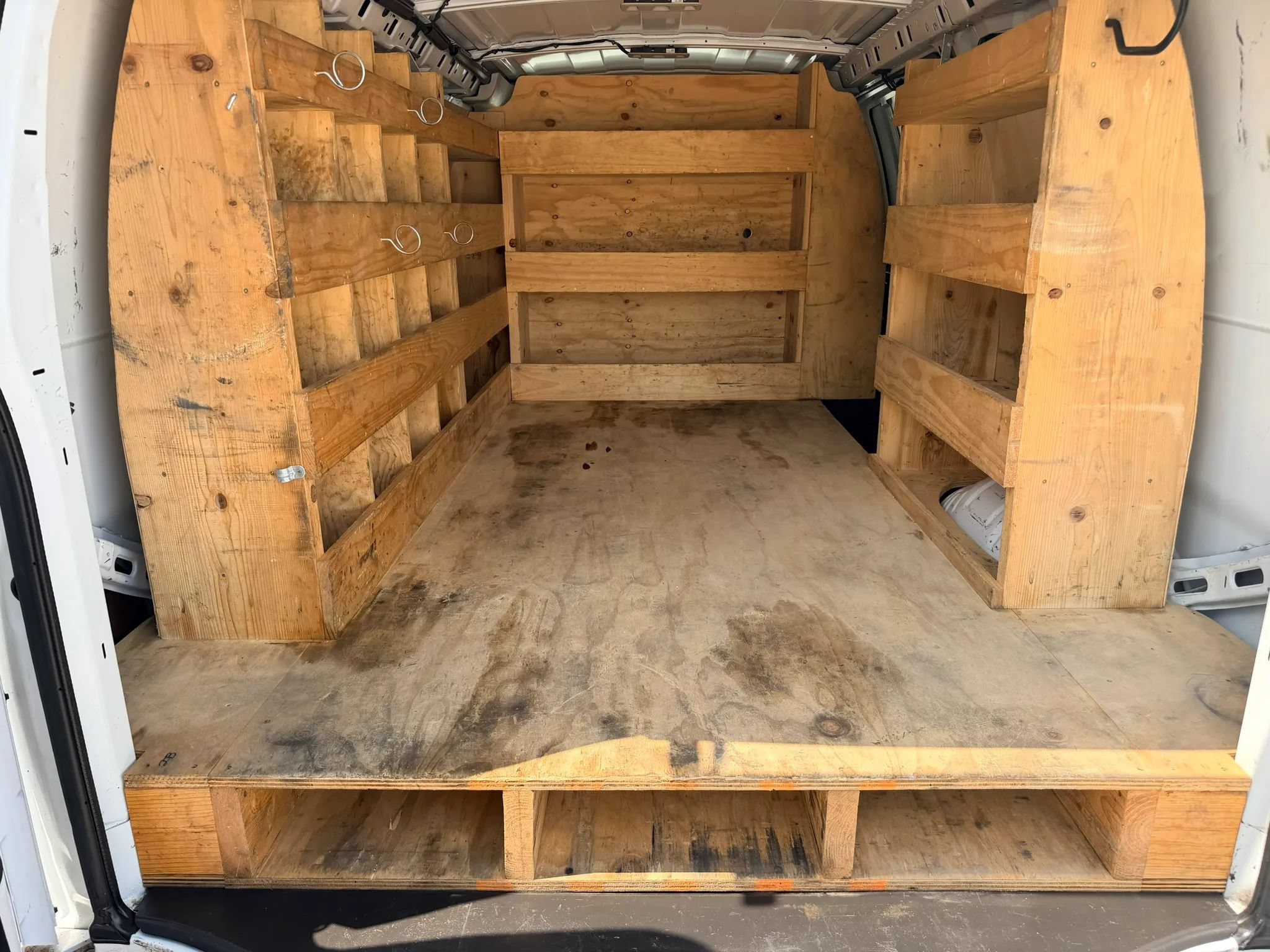Used 2019 Chevrolet Express 3500 w/ Driver Convenience Package RWD image 17