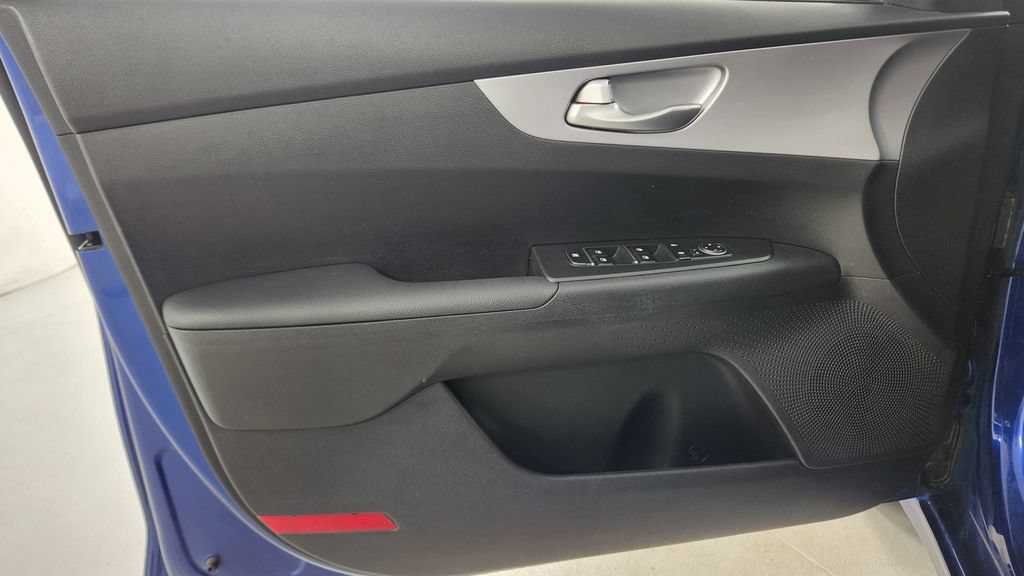 Used 2023 Kia Forte LXS w/ LXS Technology Package FWD image 16