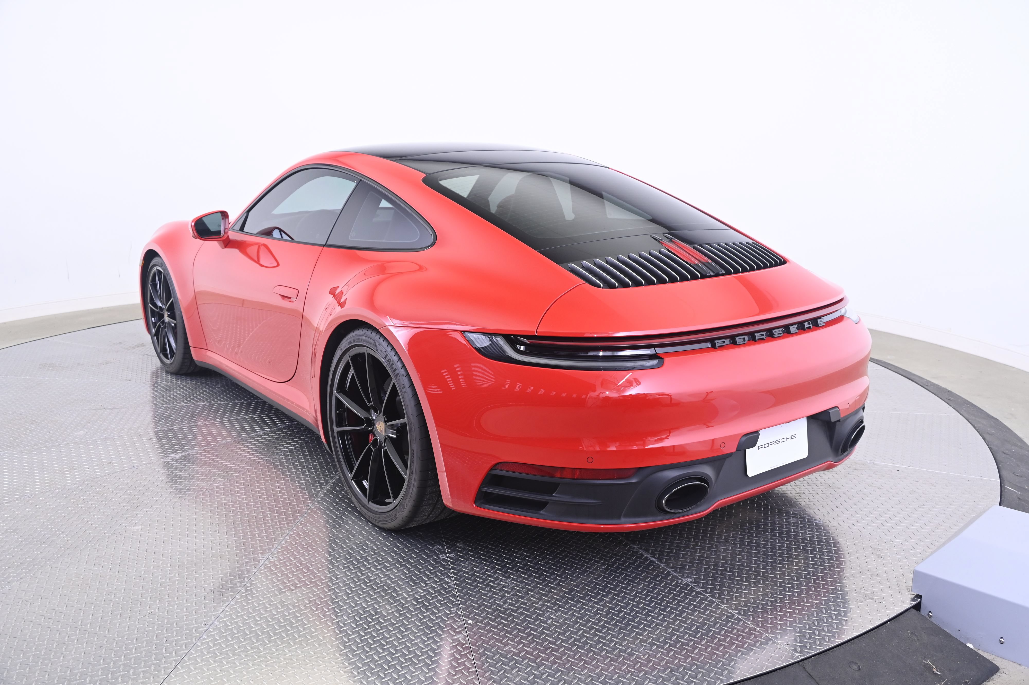 Used 2022 Porsche 911 Carrera S RWD image 3