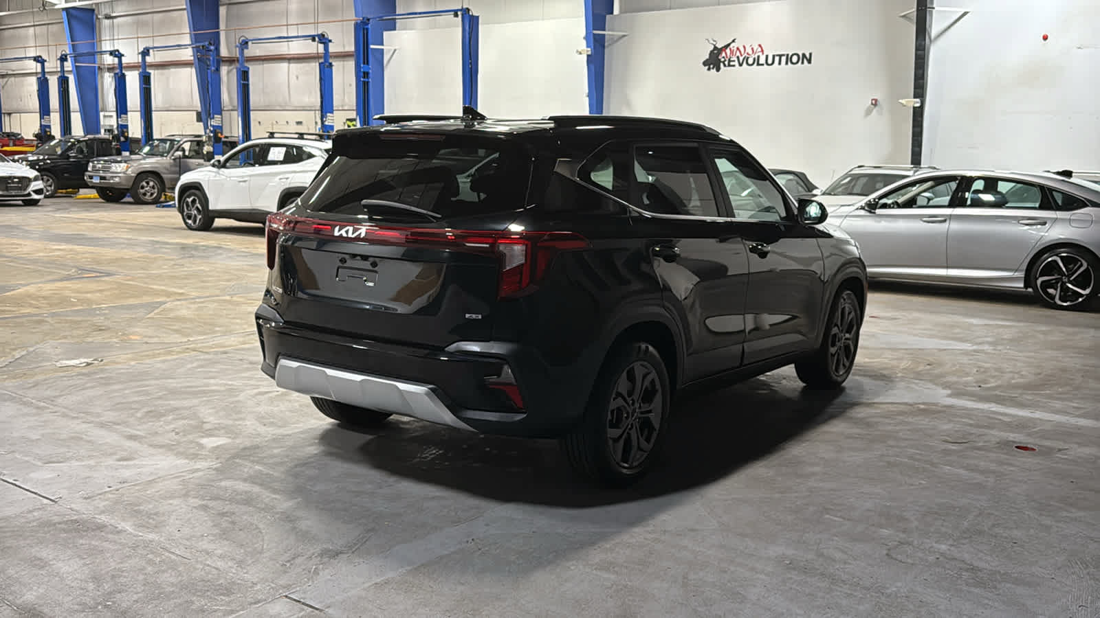 Used 2024 Kia Seltos S AWD/4WD image 4