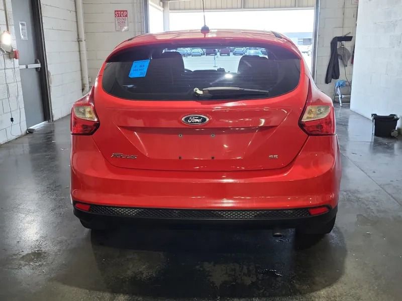 Used 2014 Ford Focus SE w/ SE Sport Package FWD image 5