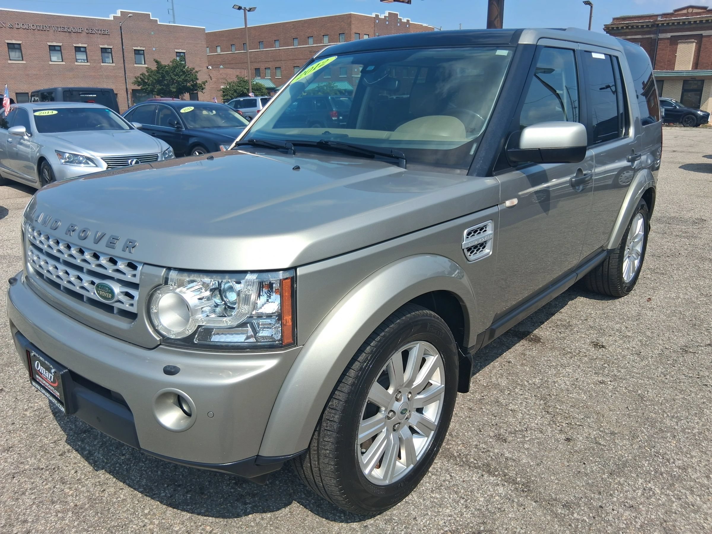 Used 2012 Land Rover LR4 HSE AWD/4WD image 2