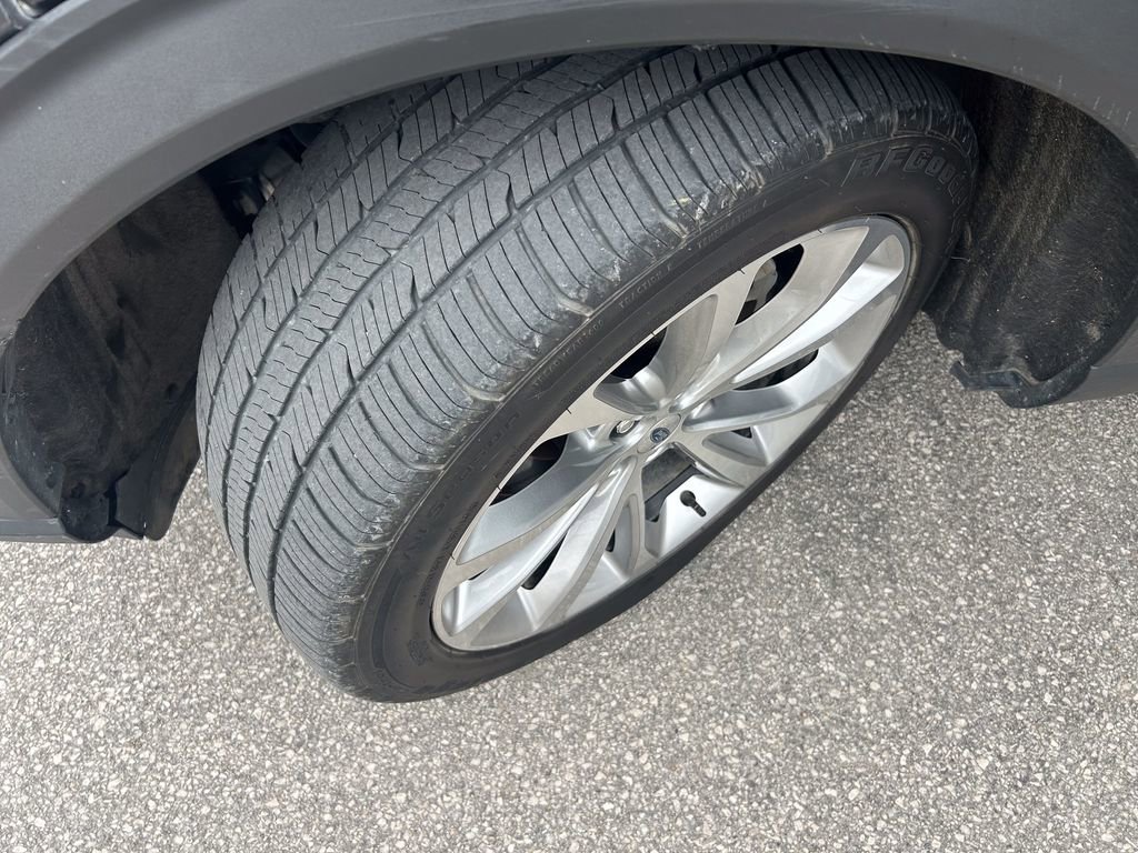 Used 2021 Ford Explorer Platinum w/ Equipment Group 601A image 35