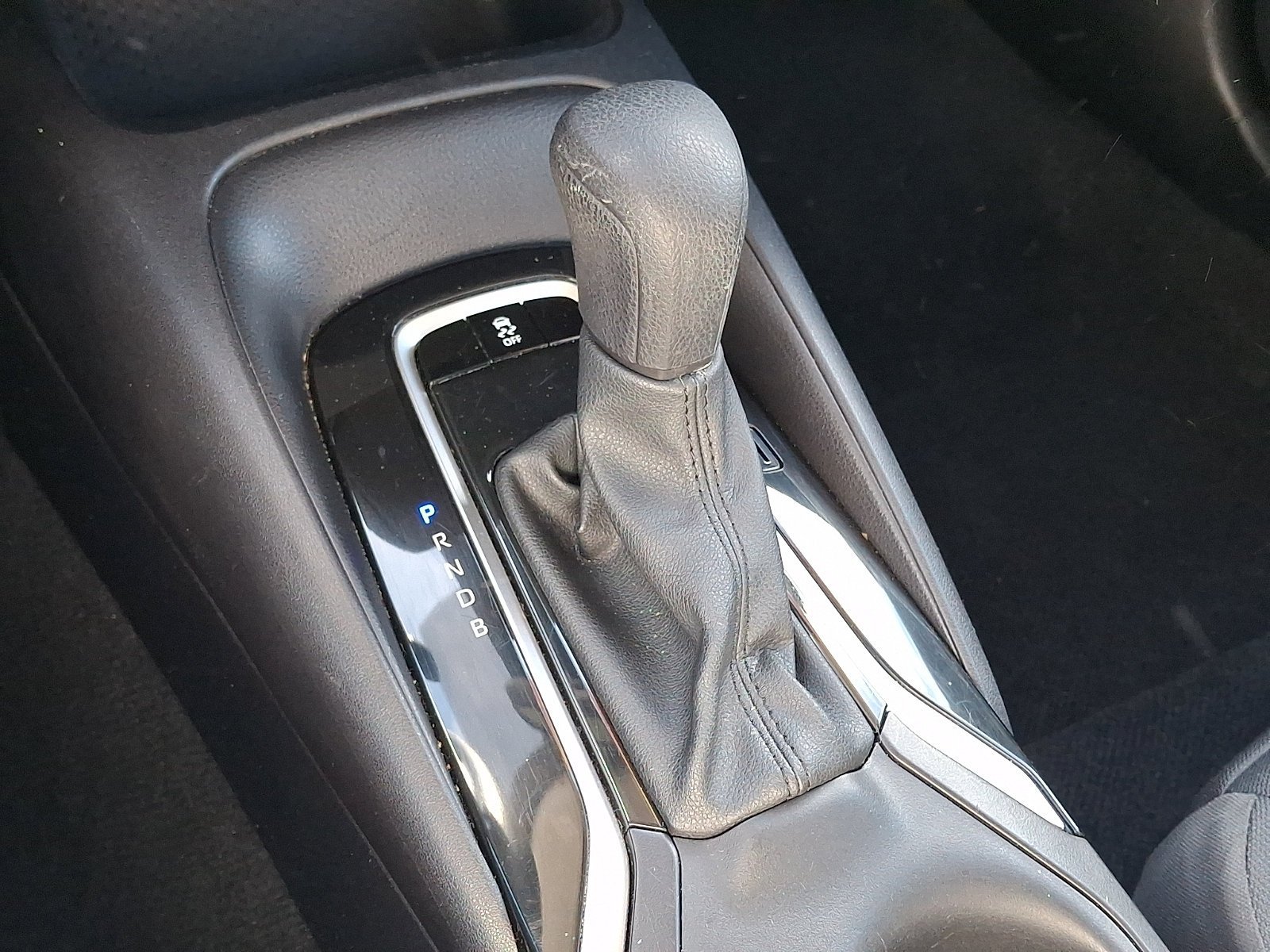 Used 2025 Toyota Corolla LE FWD image 16