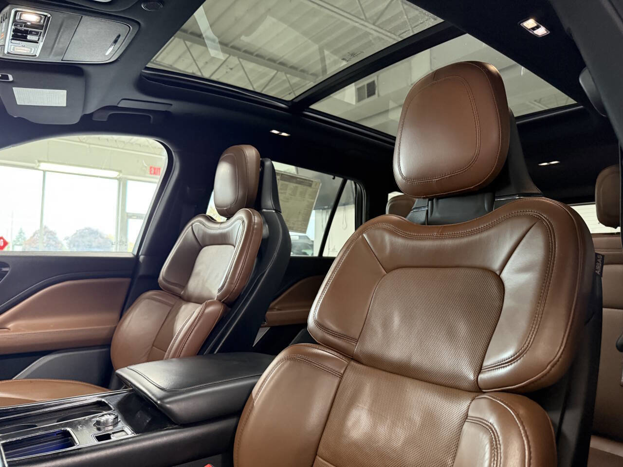 Used 2020 Lincoln Aviator Reserve w/ Equipment Group 202A image 19