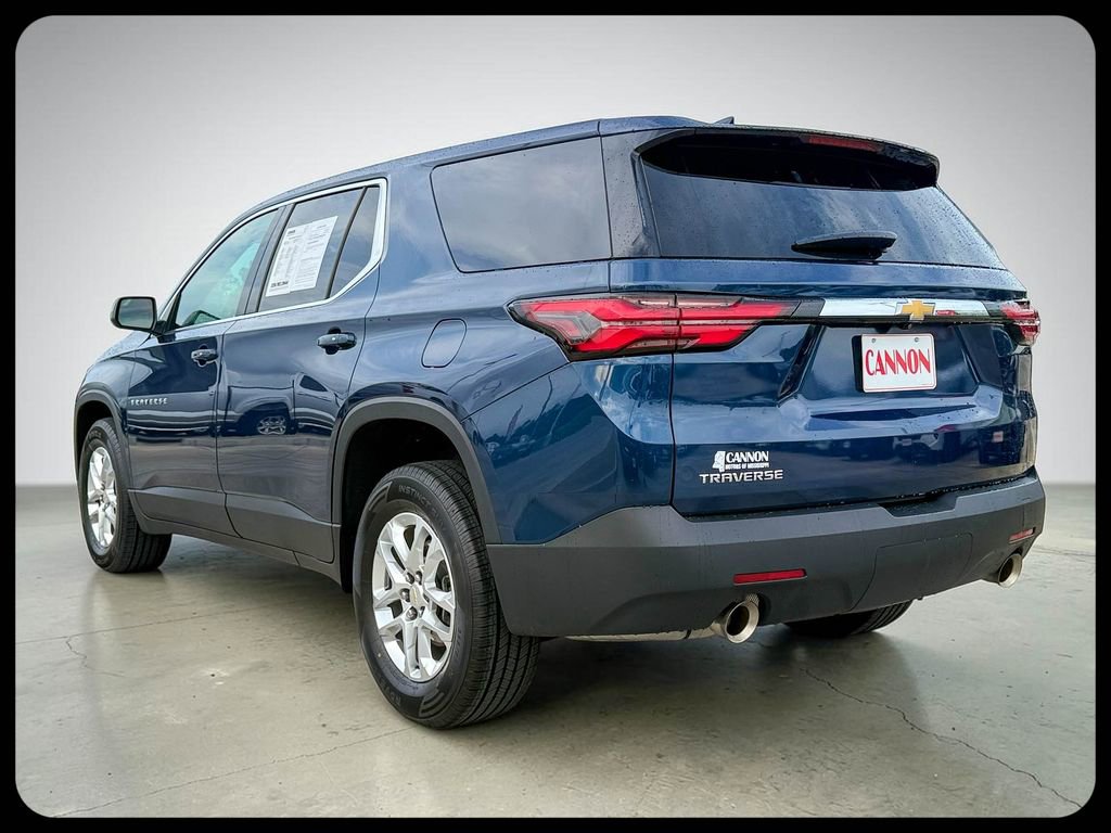 Used 2023 Chevrolet Traverse LS FWD image 7