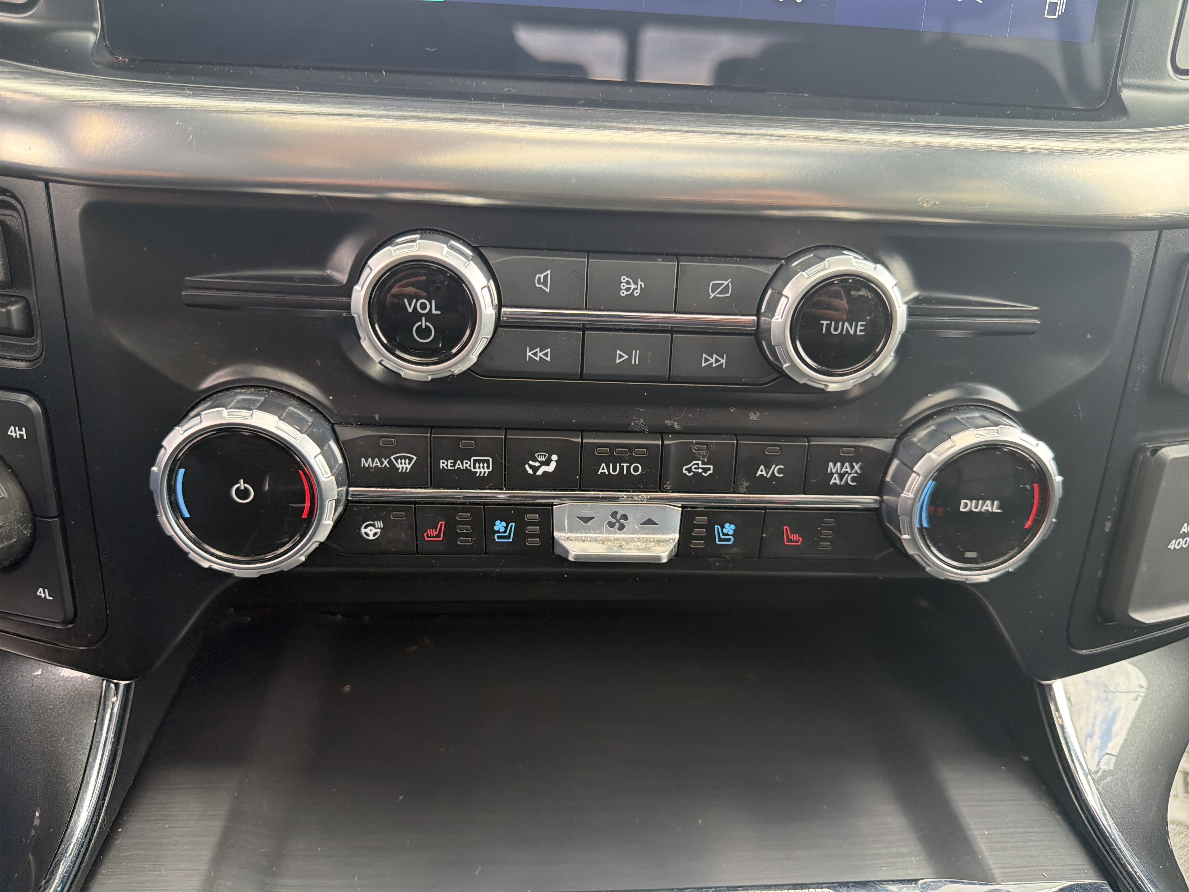 Used 2023 Ford F150 Lariat w/ Equipment Group 502A High AWD/4WD image 28