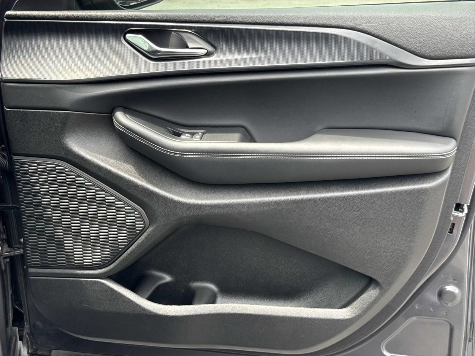 Used 2025 Jeep Grand Cherokee Laredo X w/ Luxury Tech Group I AWD/4WD image 24