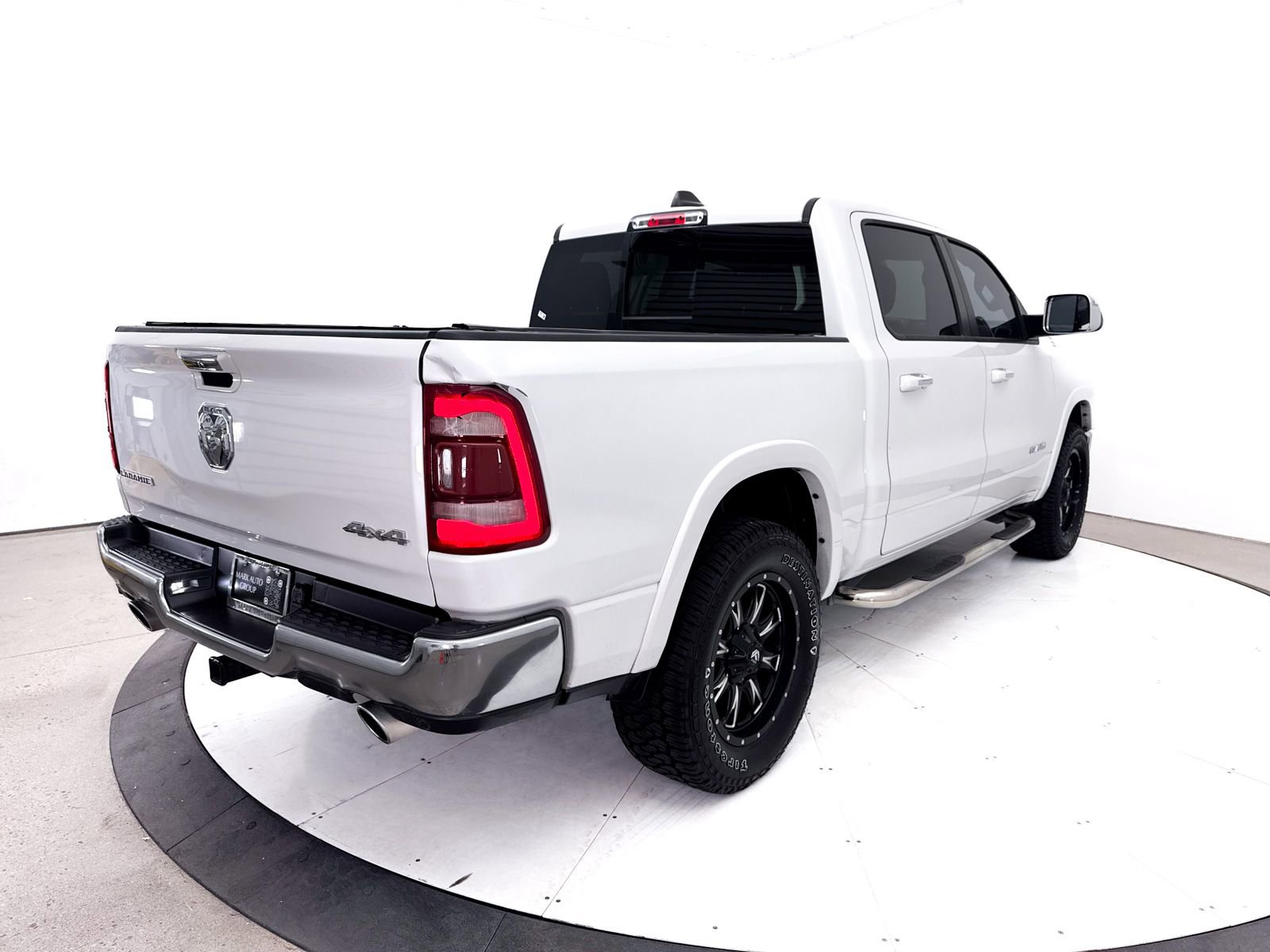 Used 2020 RAM 1500 Laramie AWD/4WD image 14