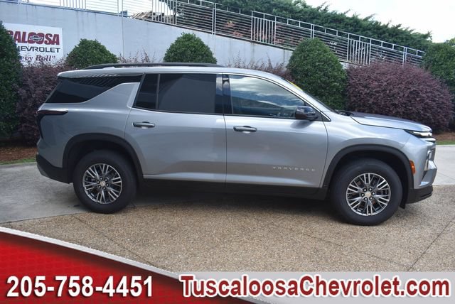 Used 2025 Chevrolet Traverse LT w/ LPO, Floor Liner Package FWD image 13