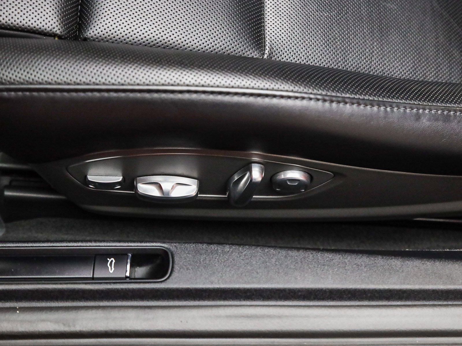 Certified 2017 Porsche 911 Targa 4S image 25