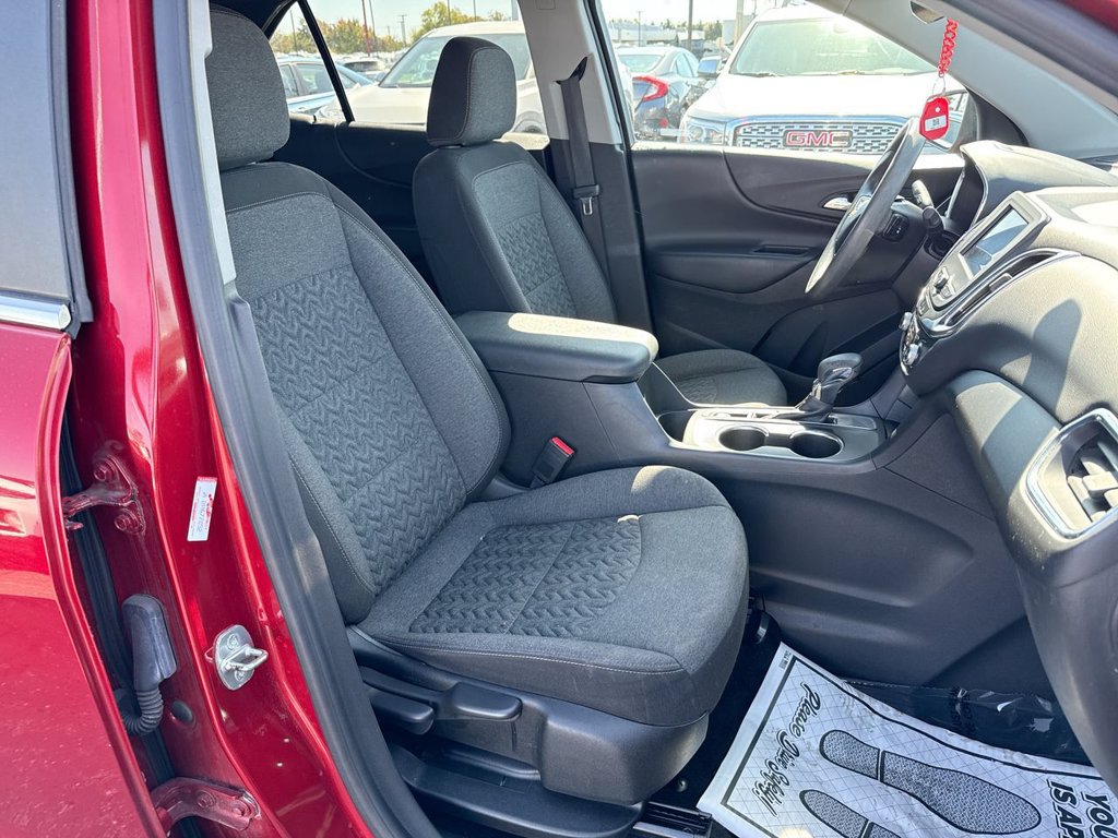 Used 2022 Chevrolet Equinox LT w/ LPO, Cargo Package FWD image 25