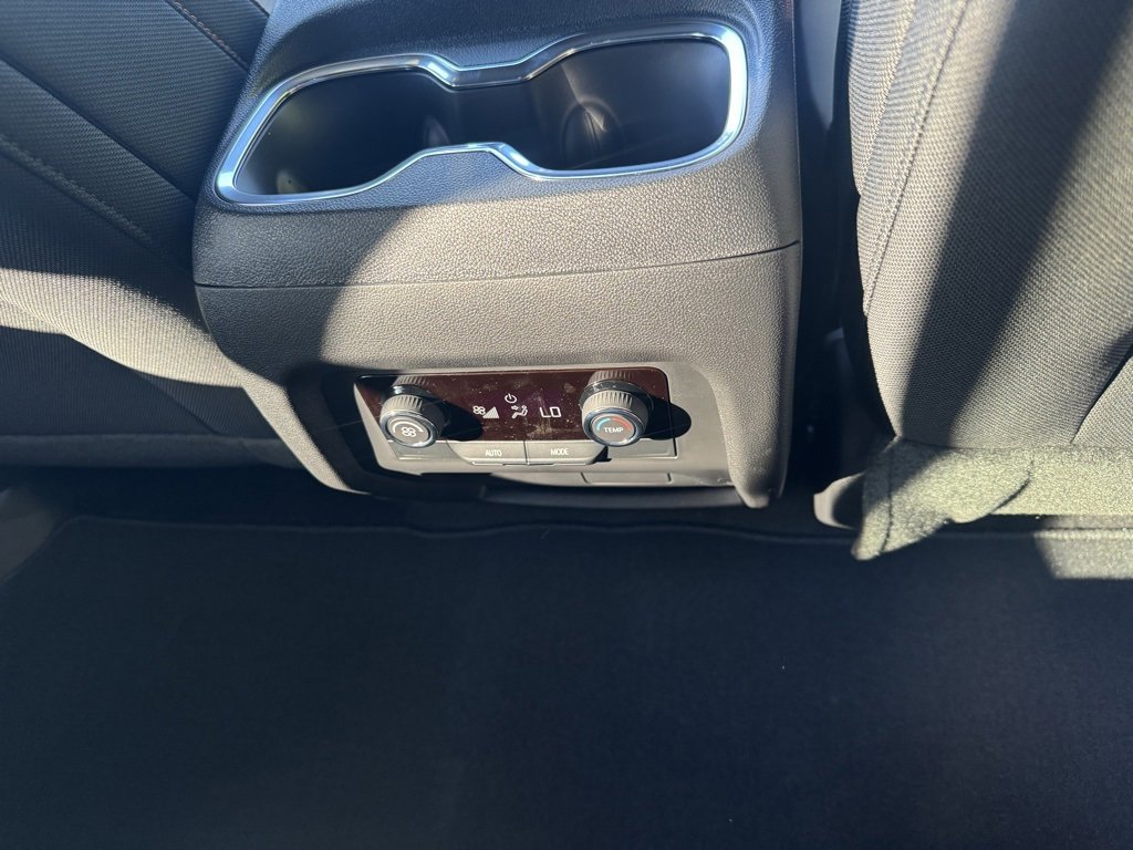 New 2026 Chevrolet Traverse LT image 12