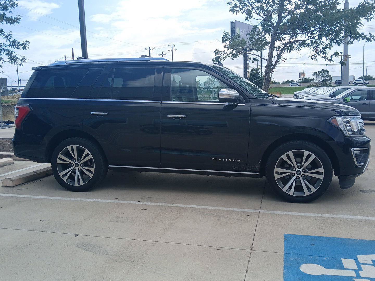Used 2021 Ford Expedition Platinum RWD image 7