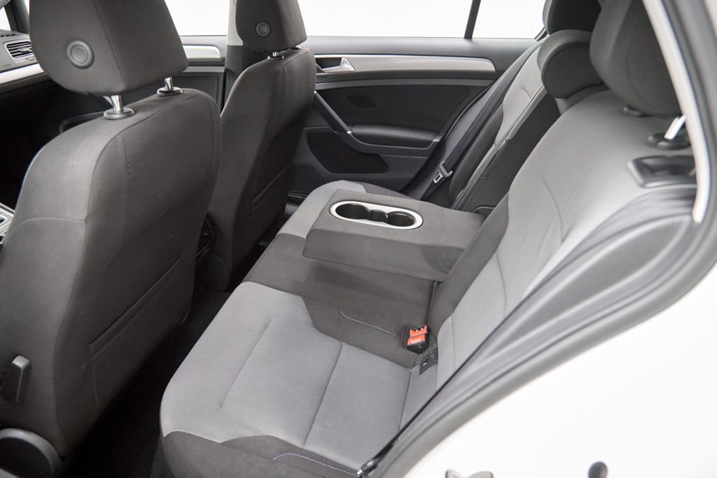 Used 2015 Volkswagen e-Golf Limited Edition image 24