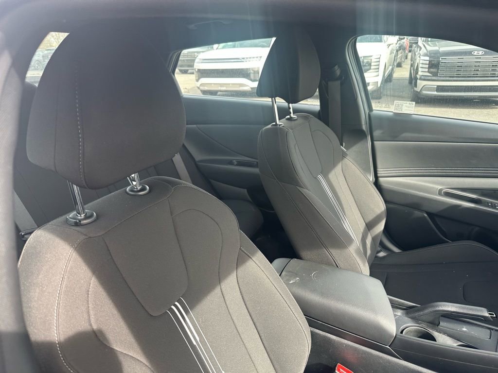 Certified 2025 Hyundai Elantra Sport image 20
