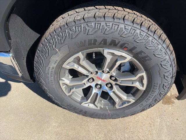 New 2026 GMC Sierra 1500 SLE w/ Preferred Package image 10
