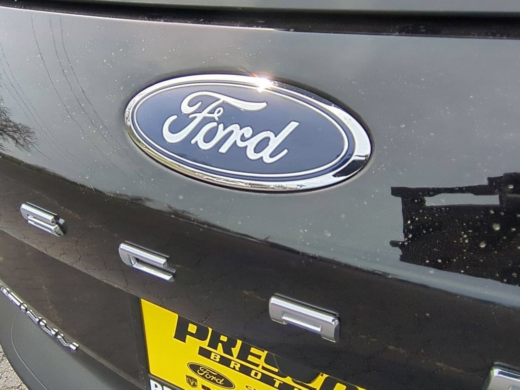 Used 2023 Ford Escape Platinum AWD/4WD image 29