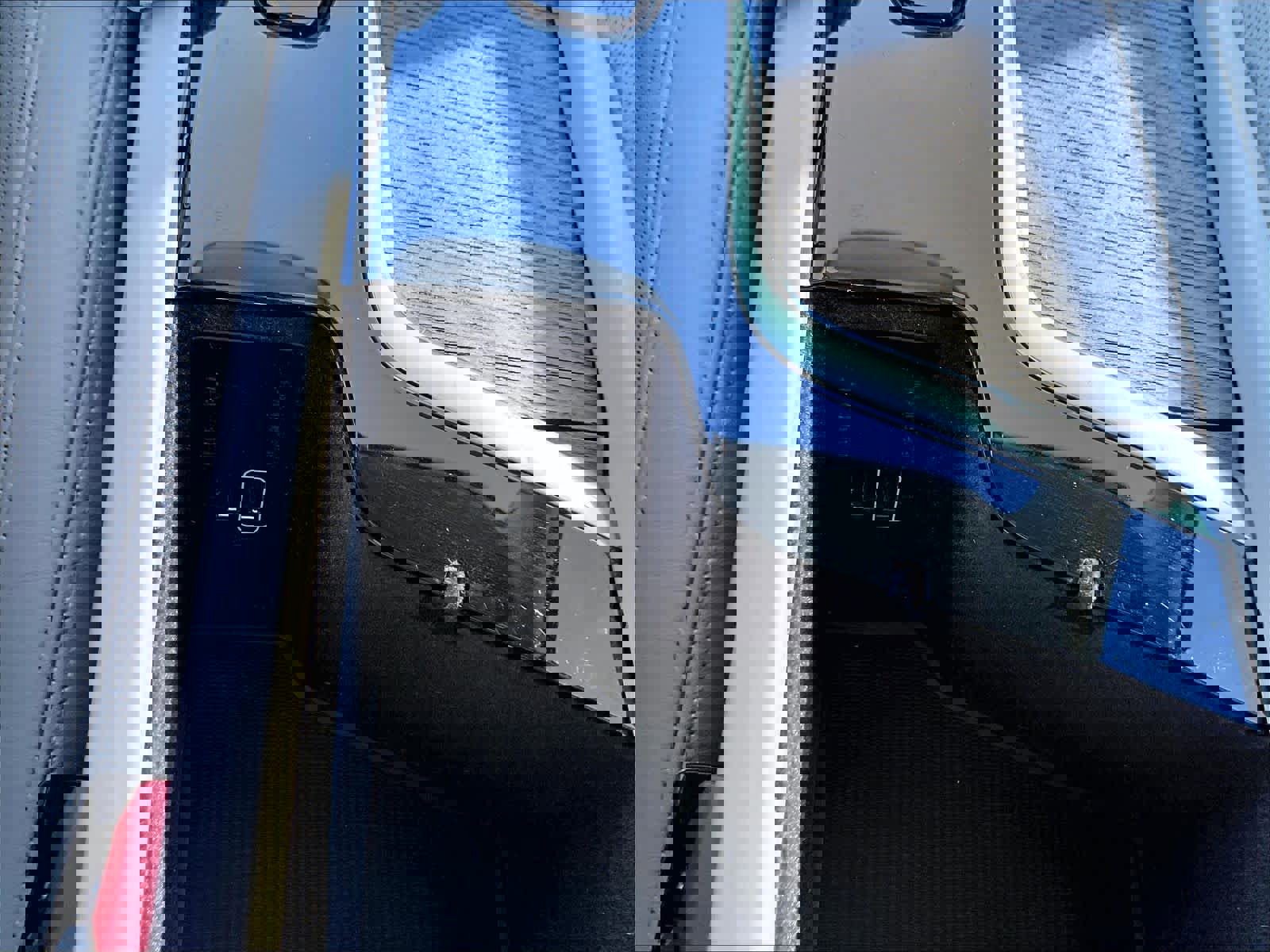 Used 2022 Volvo XC90 T8 Inscription w/ Advanced Package image 37