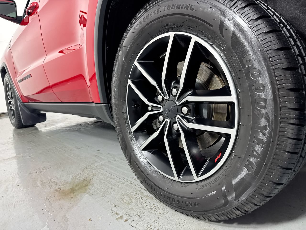 Used 2019 Jeep Grand Cherokee Trailhawk w/ Trailhawk Luxury Group AWD/4WD image 8