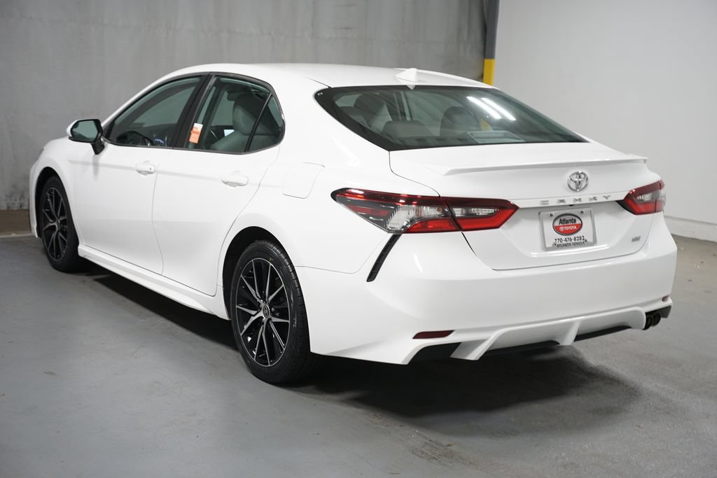 Used 2023 Toyota Camry SE FWD image 6