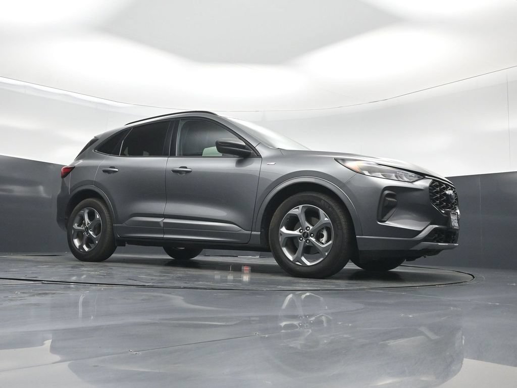 Certified 2023 Ford Escape ST-Line w/ Tech Pack #1 FWD image 4
