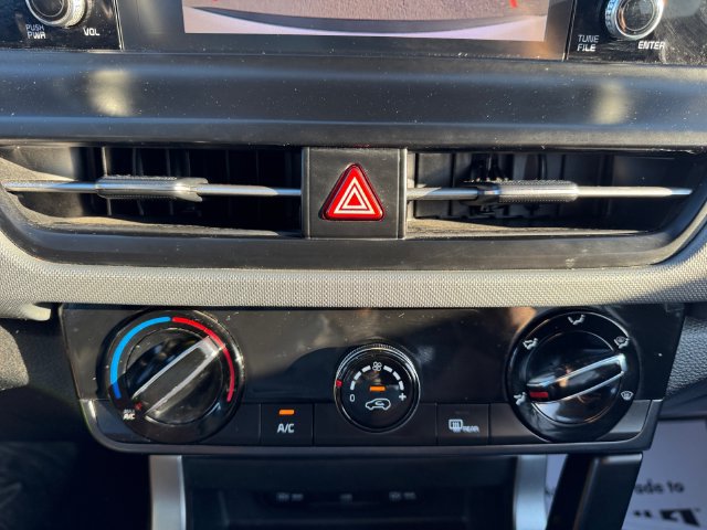 Used 2024 Kia Seltos LX AWD/4WD image 17